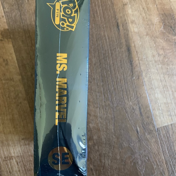 New in box Funko Pop Ms. Marvel Enamel Pin - Picture 2 of 4